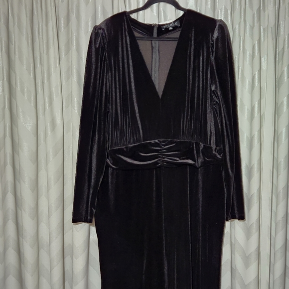 Eloquii Black Velvet Jumpsuit - Picture 5 of 8